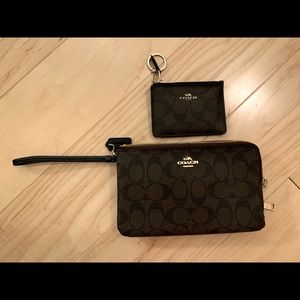 NWOT COACH WRISTLET AND ID HOLDER